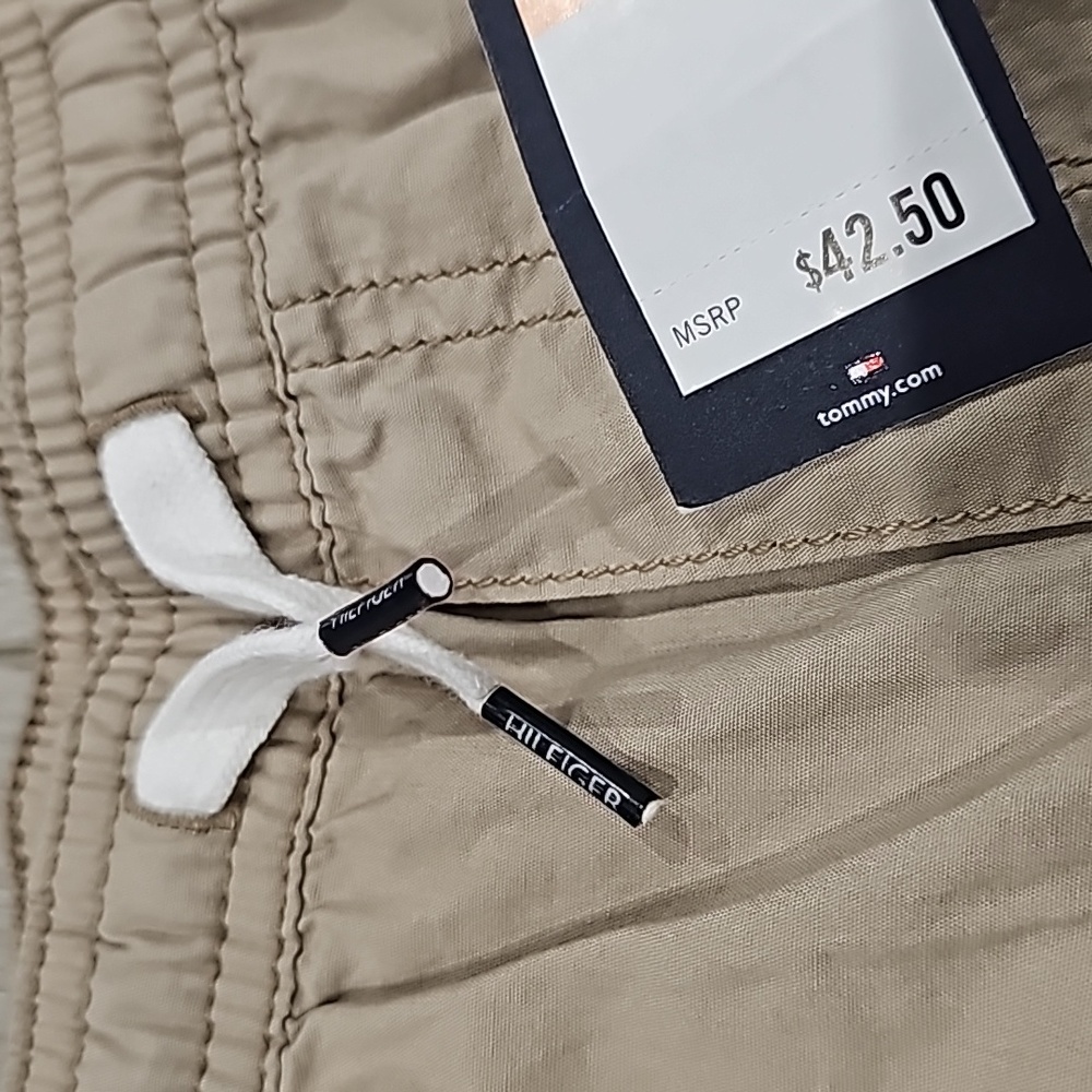 NWT Toddler Tommy Hilfiger shorts - Picture 5 of 9